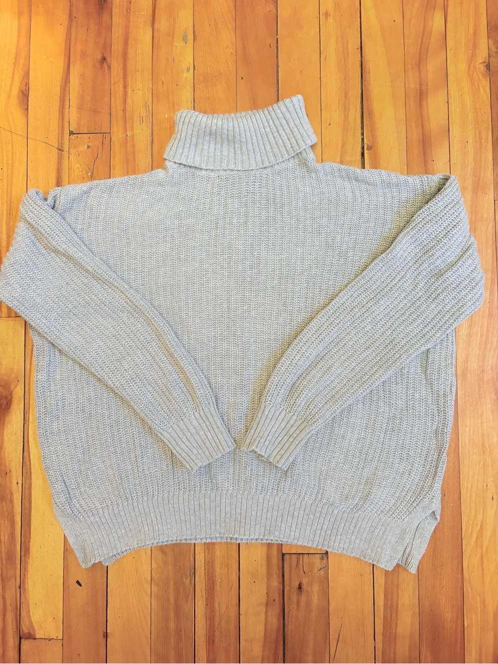 Forever 21 Light Gray Ribbed Turtleneck Sweater Slightly Cropped - Small